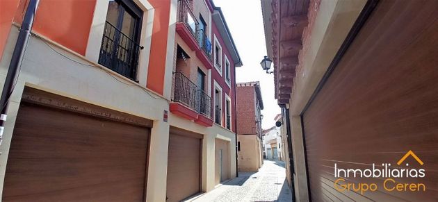 Foto 1 de Piso en venta en Santo Domingo de la Calzada de 2 habitaciones con terraza y garaje