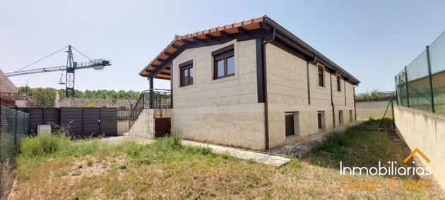 Foto 2 de Casa en venta en Villalobar de Rioja de 2 habitaciones con terraza y jardín