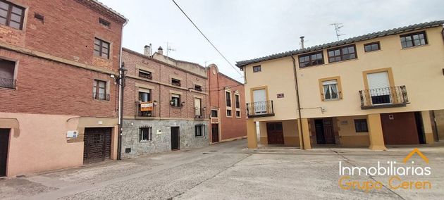 Foto 1 de Casa en venda a Bañares de 5 habitacions amb balcó i calefacció