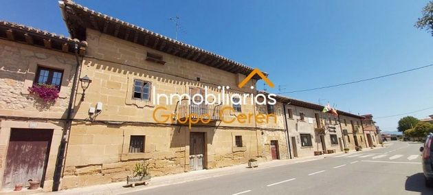 Foto 1 de Casa en venda a Baños de Rioja de 10 habitacions amb terrassa i jardí