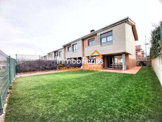 Foto 1 de Casa adosada en venta en Cirueña de 3 habitaciones con terraza y piscina