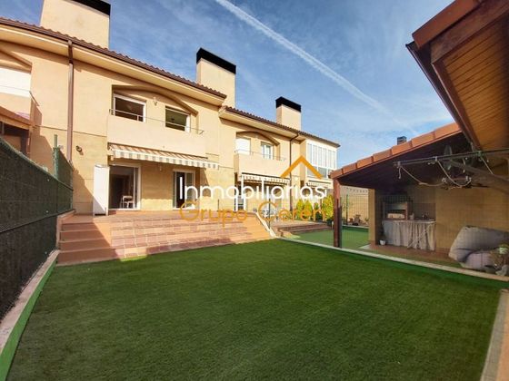 Foto 1 de Casa en venda a Zarratón de 4 habitacions amb terrassa i garatge
