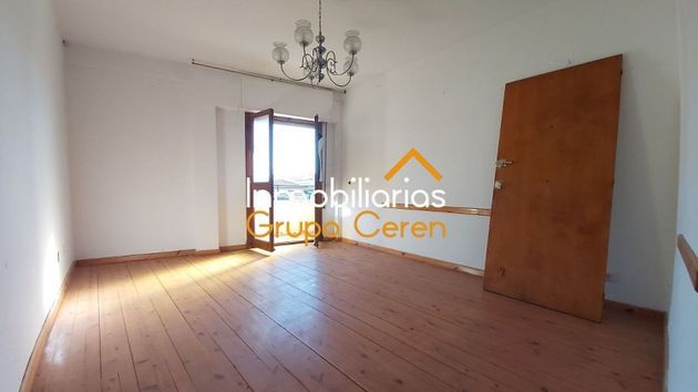 Foto 2 de Pis en venda a Castañares de Rioja de 3 habitacions amb terrassa