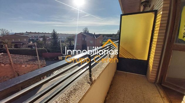 Foto 1 de Piso en venta en Castañares de Rioja de 3 habitaciones con terraza