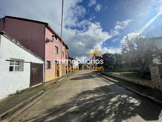 Foto 2 de Xalet en venda a Santurde de Rioja de 3 habitacions amb terrassa i piscina