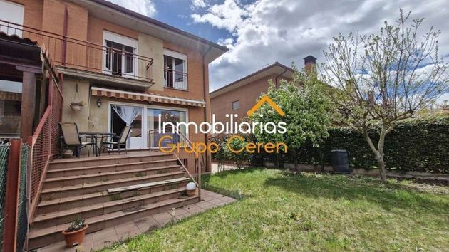 Foto 2 de Casa en venda a Alesanco de 3 habitacions amb terrassa i garatge