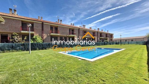 Foto 2 de Casa adossada en venda a Canillas de Río Tuerto de 3 habitacions amb terrassa i piscina