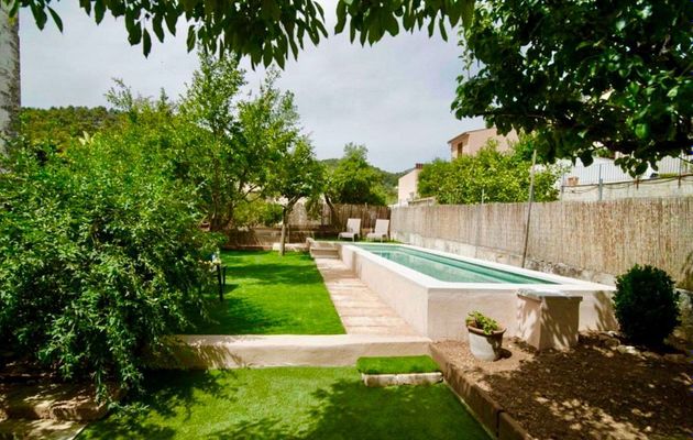 Foto 2 de Venta de casa adosada en Mancor de la Vall de 6 habitaciones con terraza y piscina
