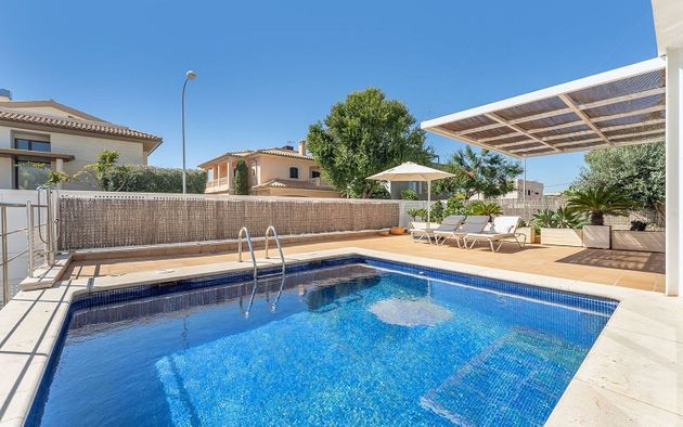 Foto 2 de Chalet en venta en El Coll d'en Rabassa de 4 habitaciones con terraza y piscina