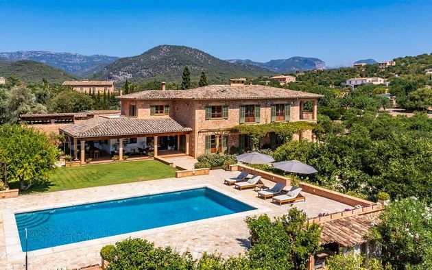 Foto 1 de Casa en venda a Santa María del Camí de 5 habitacions amb terrassa i piscina