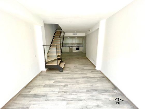 Foto 1 de Dúplex en venda a calle Francesc Maciá de 3 habitacions amb garatge i balcó