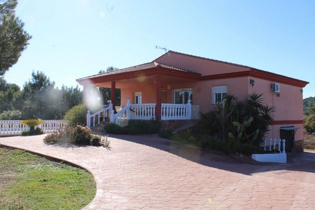 Foto 1 de Venta de chalet en Godelleta de 3 habitaciones con terraza y piscina
