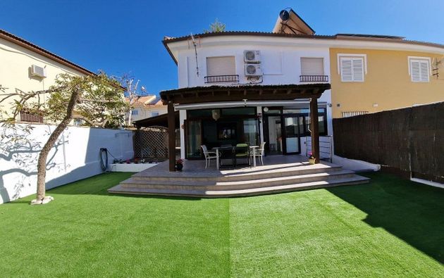 Foto 2 de Casa en lloguer a Arroyo de la Miel de 3 habitacions amb terrassa i jardí