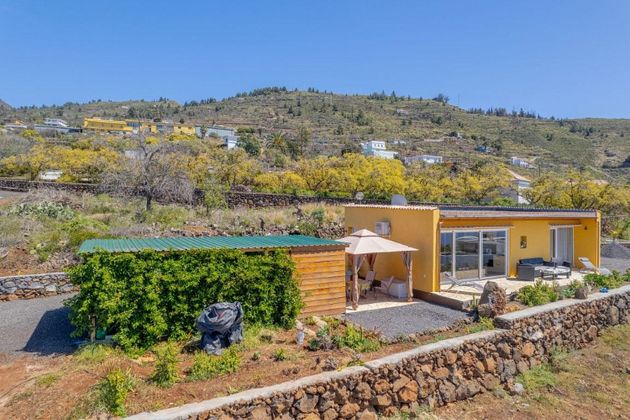 Foto 2 de Casa rural en venta en Tijarafe de 2 habitaciones con terraza y jardín