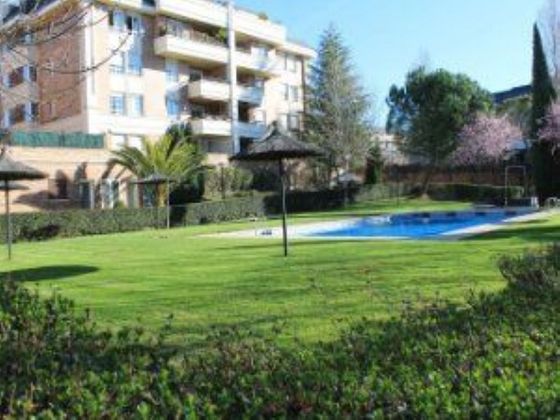 Foto 1 de Pis en venda a avenida De la Oliva de 4 habitacions amb terrassa i piscina