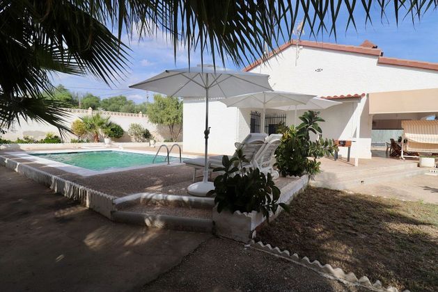 Foto 2 de Casa en venda a Albatera de 4 habitacions amb terrassa i piscina