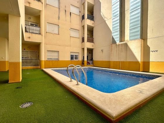 Foto 2 de Venta de piso en San Isidro (Alicante/Alacant) de 2 habitaciones con piscina y balcón