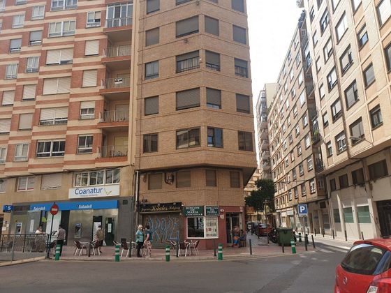 Foto 1 de Venta de piso en calle Del Mestre Vives de 3 habitaciones con aire acondicionado y calefacción