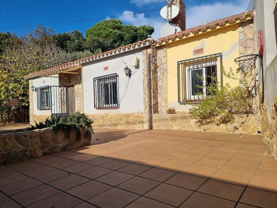 Foto 1 de Xalet en venda a Sant Iscle de Vallalta de 5 habitacions amb terrassa i piscina