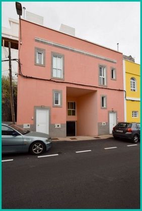 Foto 2 de Casa en venta en Juan XXIII-Santidad de 3 habitaciones con terraza y garaje
