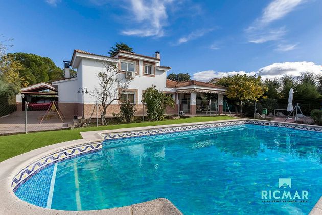 Foto 1 de Chalet en venta en Villar del Olmo de 5 habitaciones con piscina y jardín