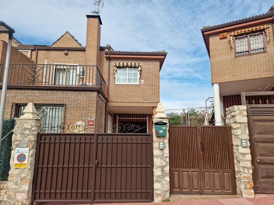 Foto 1 de Casa en venta en Los Villares de 4 habitaciones con terraza y piscina