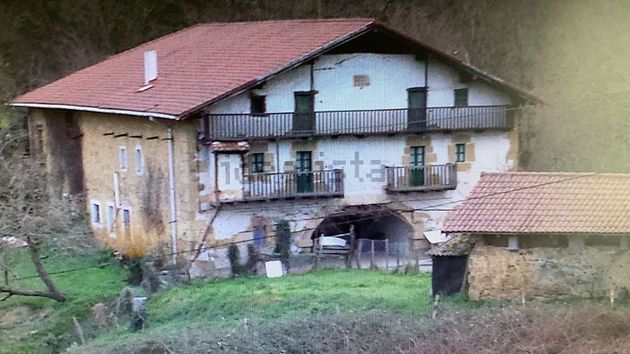 Foto 2 de Casa rural en venda a calle Goikoleaga de 1377 m²