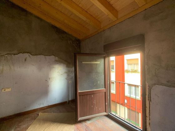 Foto 1 de Àtic en venda a Barrio de Uribarri de 2 habitacions amb calefacció