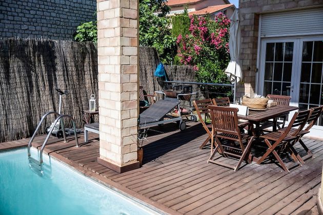 Foto 1 de Chalet en venta en Montecanal de 5 habitaciones con terraza y piscina