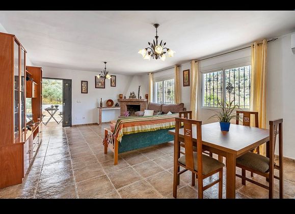 Foto 2 de Casa en venda a Árchez de 3 habitacions amb terrassa i piscina