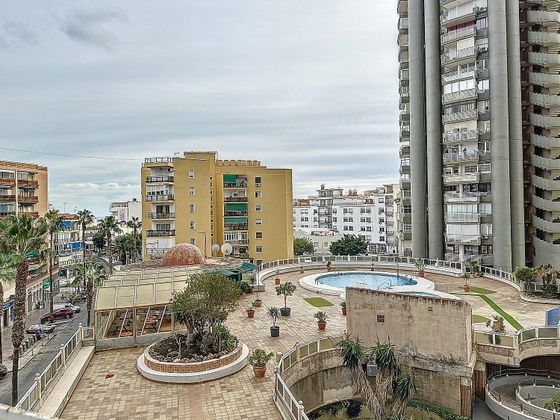 Foto 1 de Pis en venda a Centro - Torremolinos de 2 habitacions amb terrassa i piscina