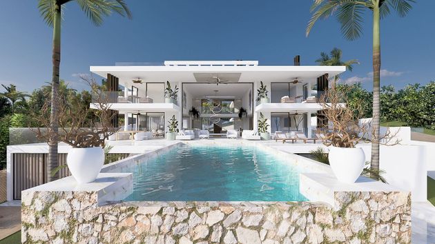 Foto 1 de Casa en venda a El Padrón - El Velerín - Voladilla de 6 habitacions amb terrassa i piscina