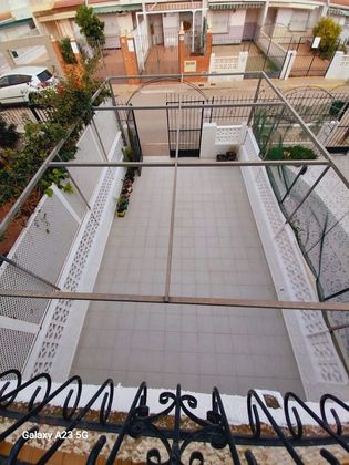 Foto 2 de Venta de casa adosada en Santiago de la Ribera de 2 habitaciones con terraza y jardín