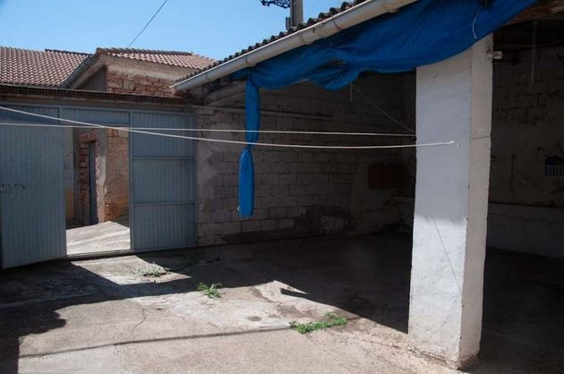 Foto 2 de Casa adossada en venda a Camañas de 3 habitacions amb terrassa