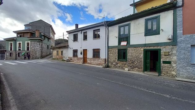 Foto 2 de Casa adosada en venta en calle Vega del Ciegu de 2 habitaciones y 70 m²