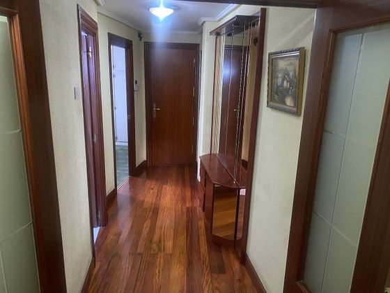 Foto 2 de Pis en venda a Barrio de Uribarri de 2 habitacions amb calefacció i ascensor