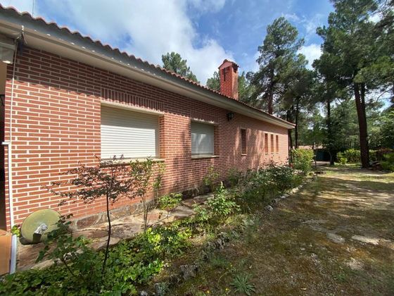 Foto 2 de Xalet en venda a Marugán de 4 habitacions amb terrassa i garatge
