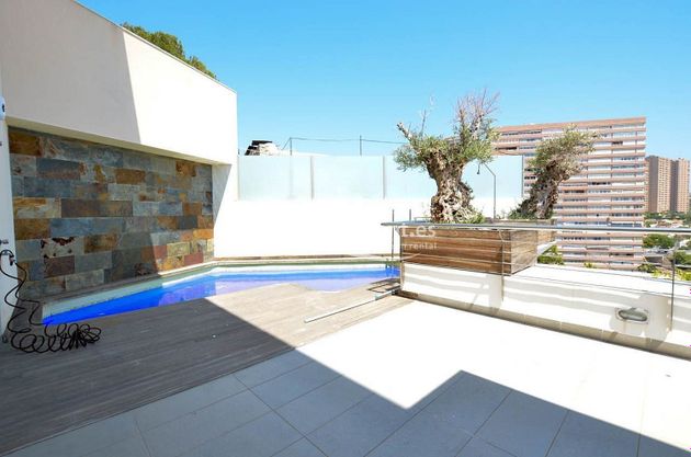 Foto 2 de Àtic en lloguer a Playa de Poniente de 3 habitacions amb terrassa i piscina