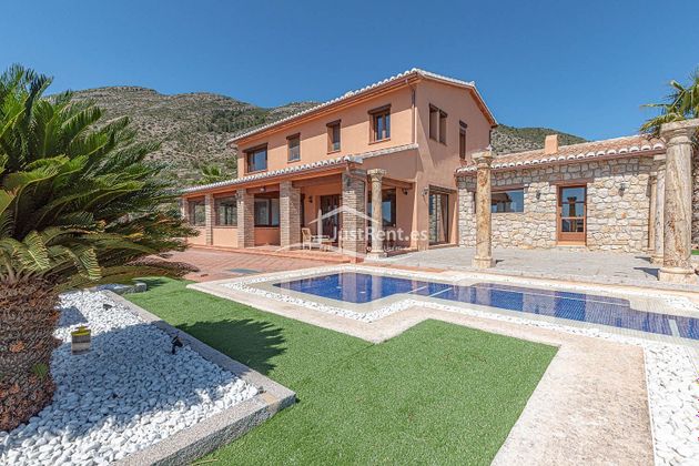 Foto 2 de Alquiler de chalet en Benissa de 4 habitaciones con terraza y piscina