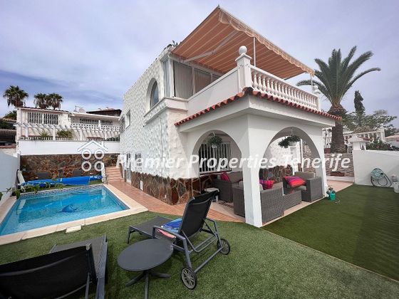Foto 1 de Xalet en venda a Chayofa - Las Camellas de 3 habitacions amb terrassa i piscina