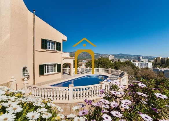Foto 1 de Xalet en venda a Palmanova de 7 habitacions amb terrassa i piscina
