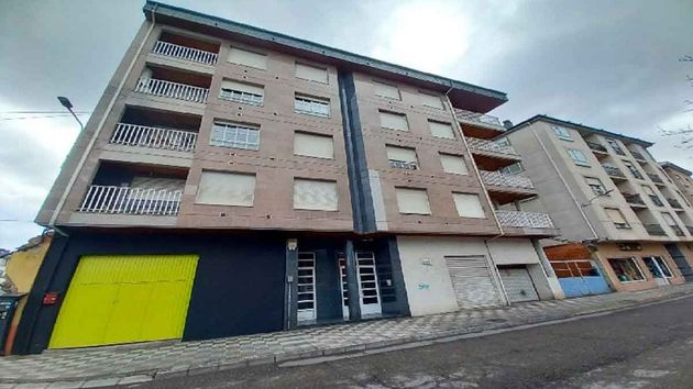 Foto 2 de Venta de piso en Barco de Valdeorras (O) de 4 habitaciones con terraza y garaje