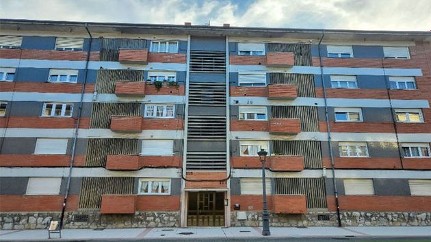 Foto 1 de Piso en venta en Riaño - Los Barros de 4 habitaciones con terraza y ascensor