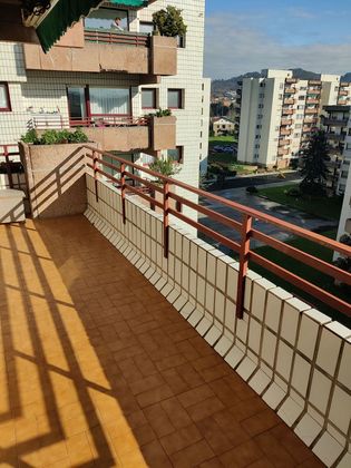Foto 2 de Pis en venda a Polígono Rojo - Aldapa de 4 habitacions amb terrassa i garatge