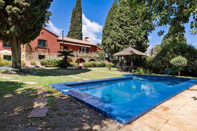 Foto 1 de Local en venda a calle Sierra de Montanchez amb piscina