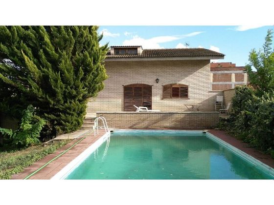 Foto 2 de Chalet en venta en Almenar de 3 habitaciones con terraza y piscina