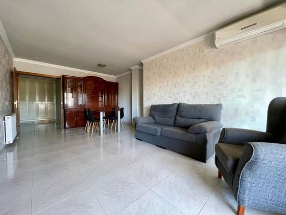 Foto 2 de Ático en venta en Príncep de Viana - Clot -Xalets Humbert Torres de 4 habitaciones con terraza y garaje