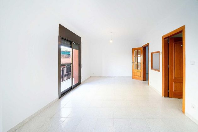 Foto 2 de Piso en venta en Cirera de 4 habitaciones con balcón y calefacción