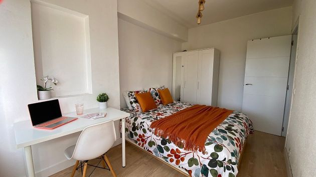 Foto 2 de Pis en lloguer a Castilla de 3 habitacions amb mobles i calefacció