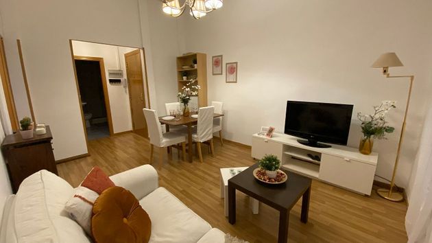 Foto 2 de Alquiler de piso en Arapiles de 2 habitaciones con muebles y calefacción